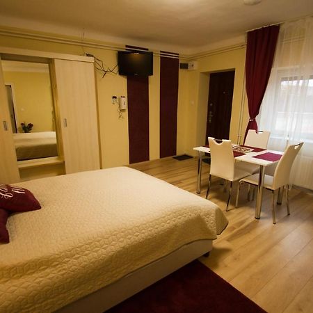 Angyal Apartman Cserkeszőlő Esterno foto