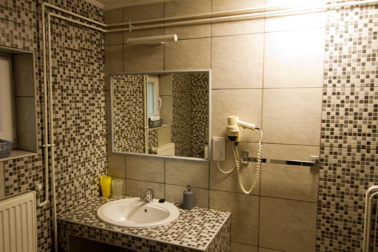 Angyal Apartman Cserkeszőlő Esterno foto