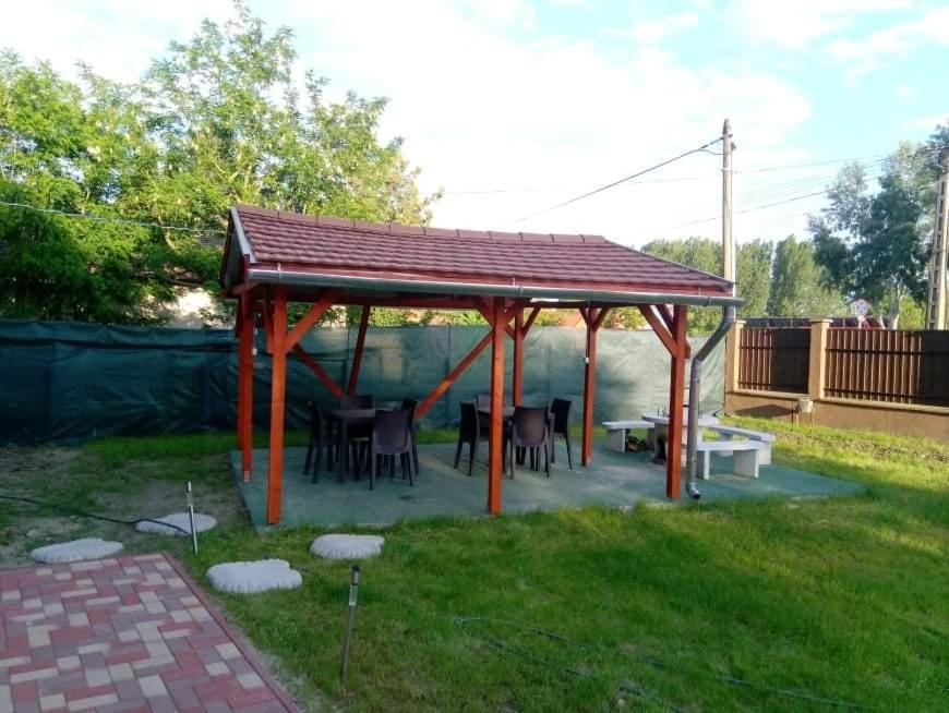 Angyal Apartman Cserkeszőlő Esterno foto